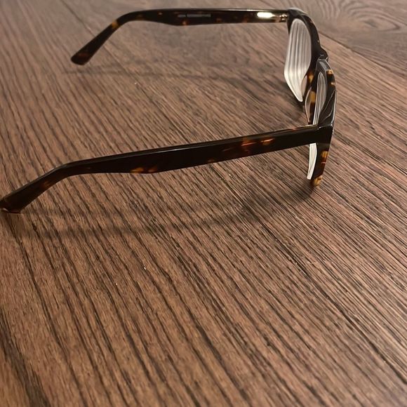 Prescription glasses - Picture 9 of 9